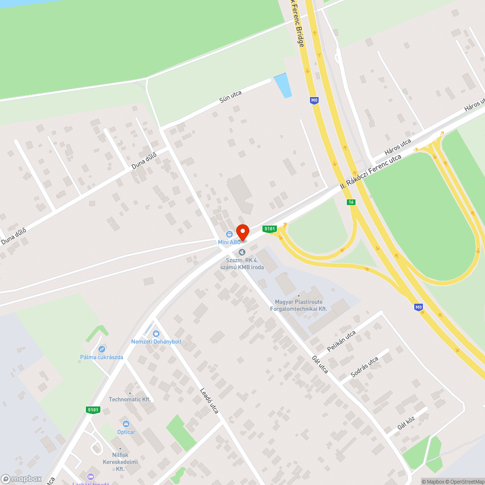 Rozsdás, kopott utasváró bejelentés helye