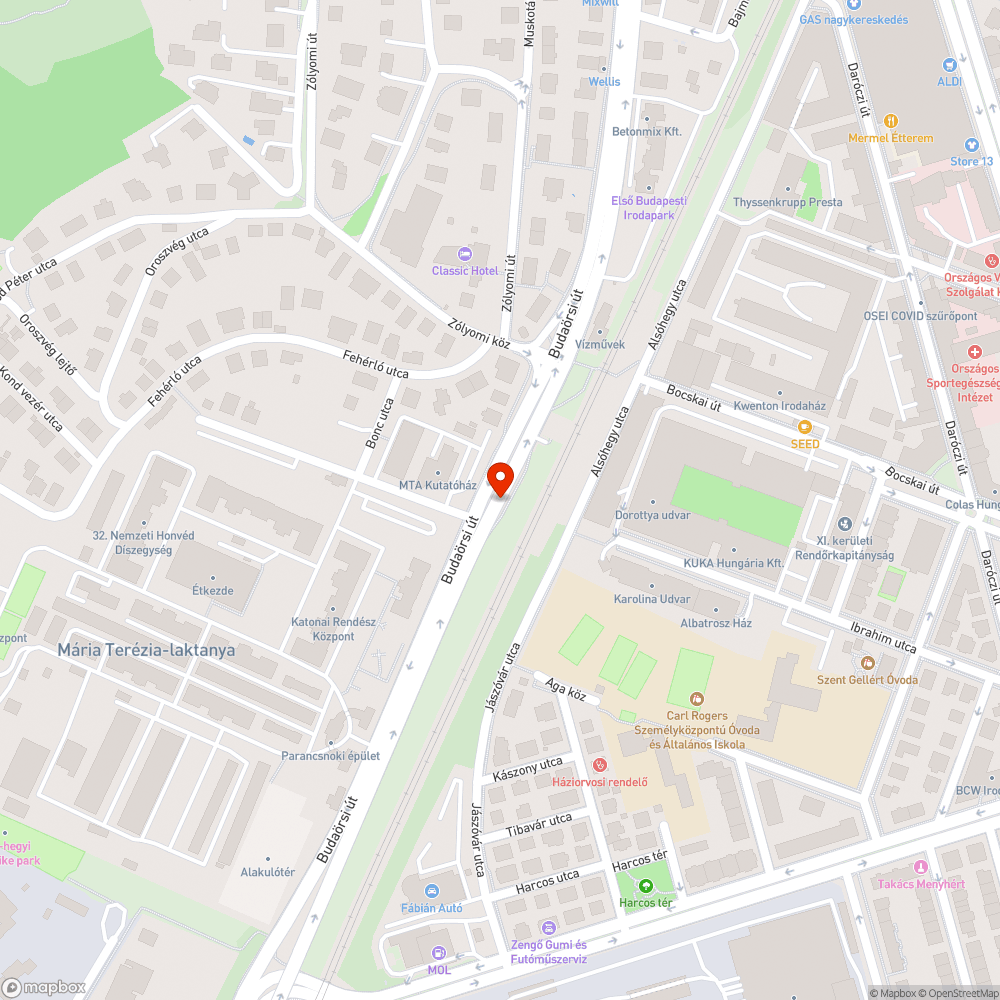 Betonozott elválasztó sáv, amely zöld is lehetne bejelentés helye