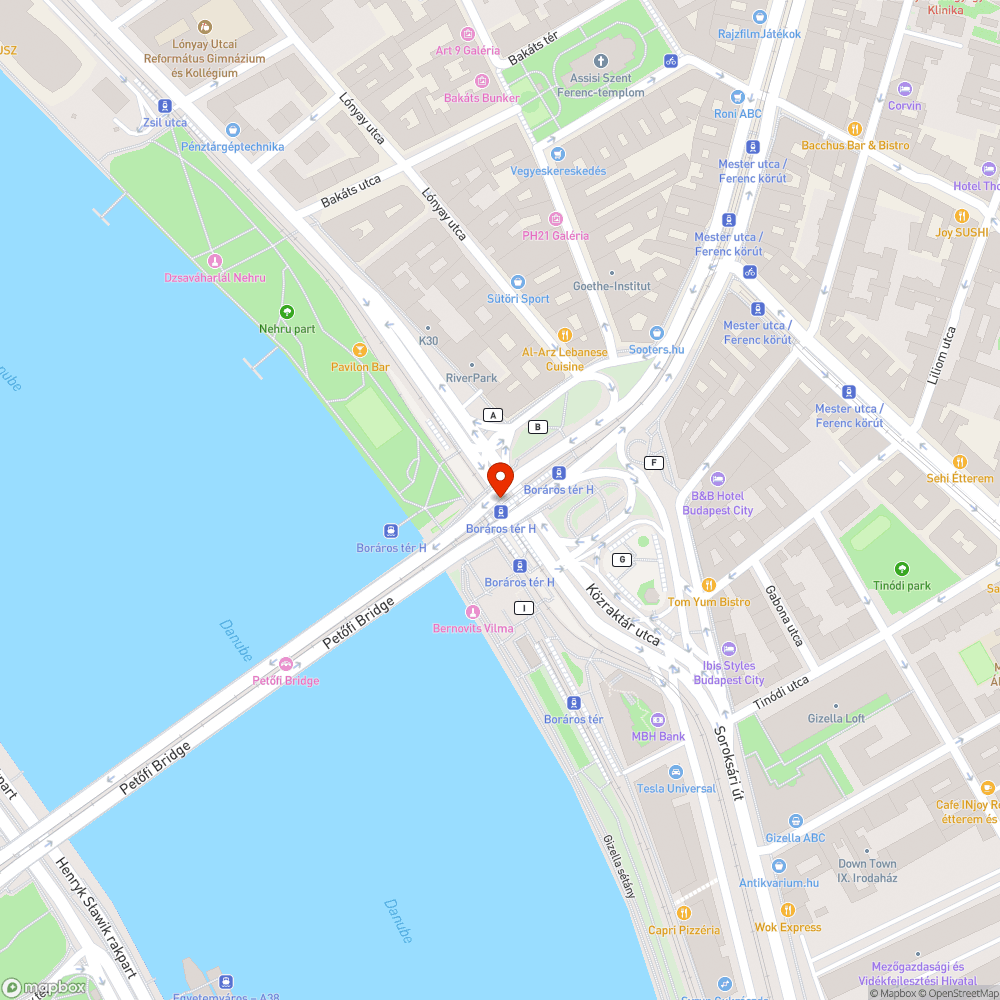 Otthagyott szegélykövek a Petőfi híd pesti hídfője alatt. bejelentés helye