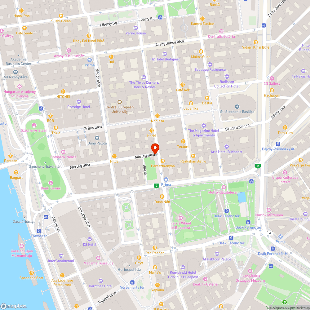 Otthagyott nagy betontömb a Hild téri játszótér melletti parkban. bejelentés helye