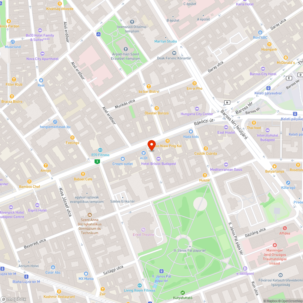 Félredobbott szegélykő a Kenyérmező utca-Rákóczi út sarkánál. bejelentés helye