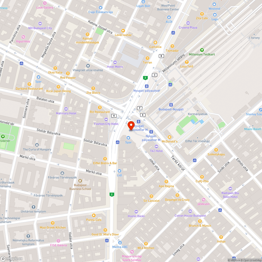 Betonkocka a növénykazettában a Nyugati téren. bejelentés helye