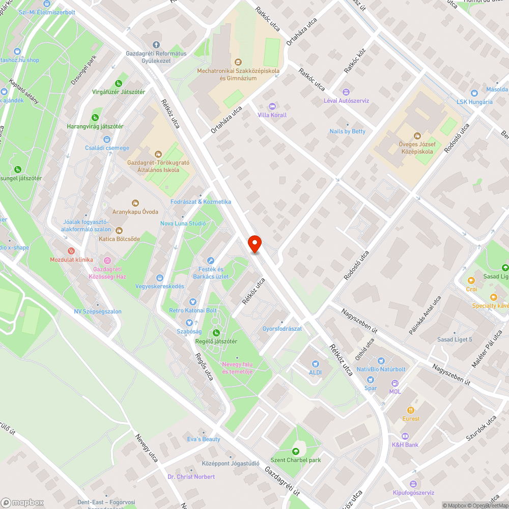 Csak a buszmegálló szűk pár métere van síkosságmentesítve eltakarítva bejelentés helye