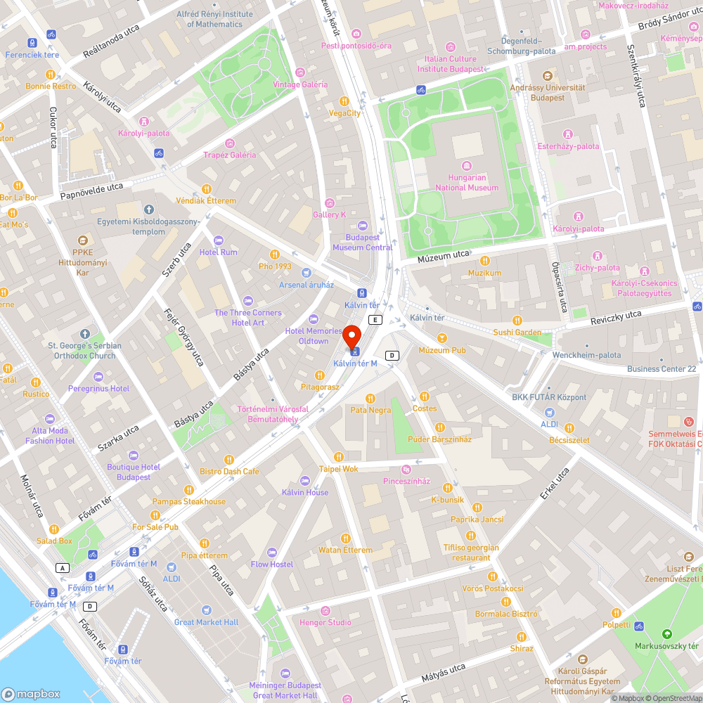 Kerékpársávon parkoló autók a Kálvin térnél bejelentés helye