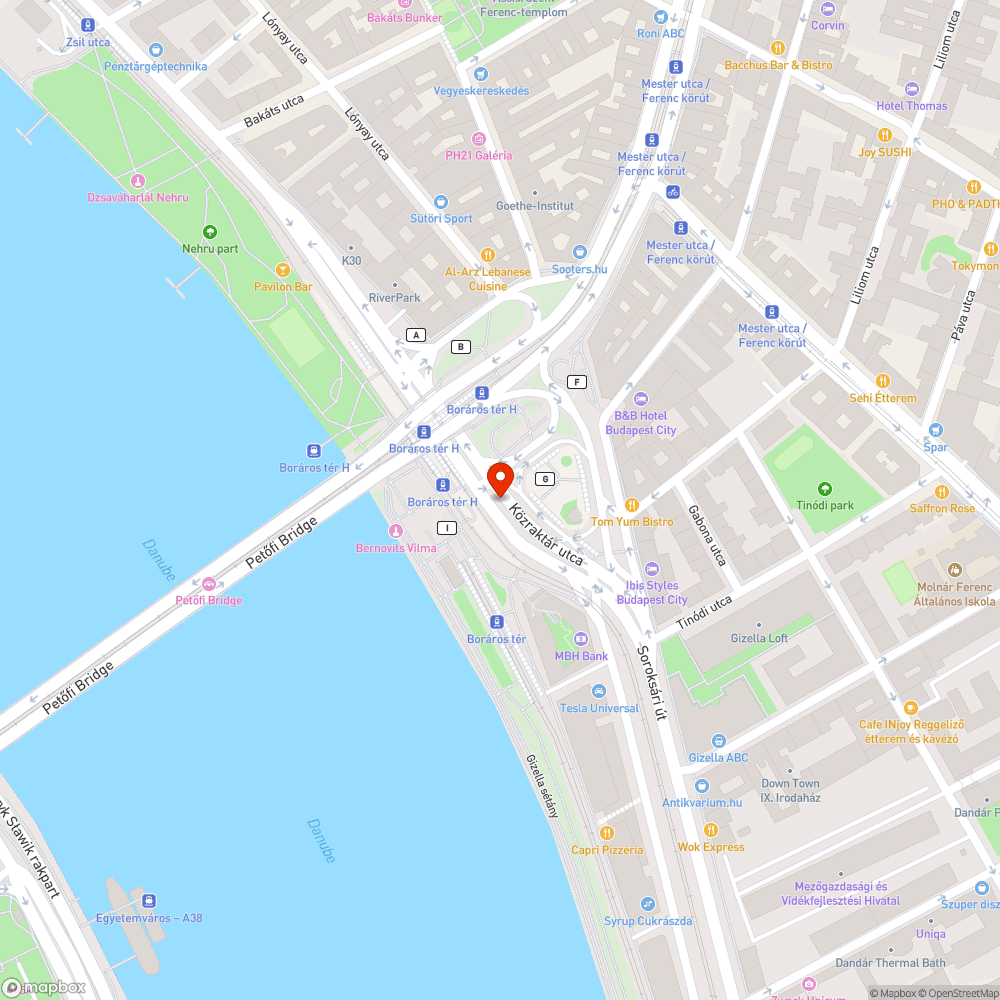 Sérült pollerek, ferde lámpa bejelentés helye