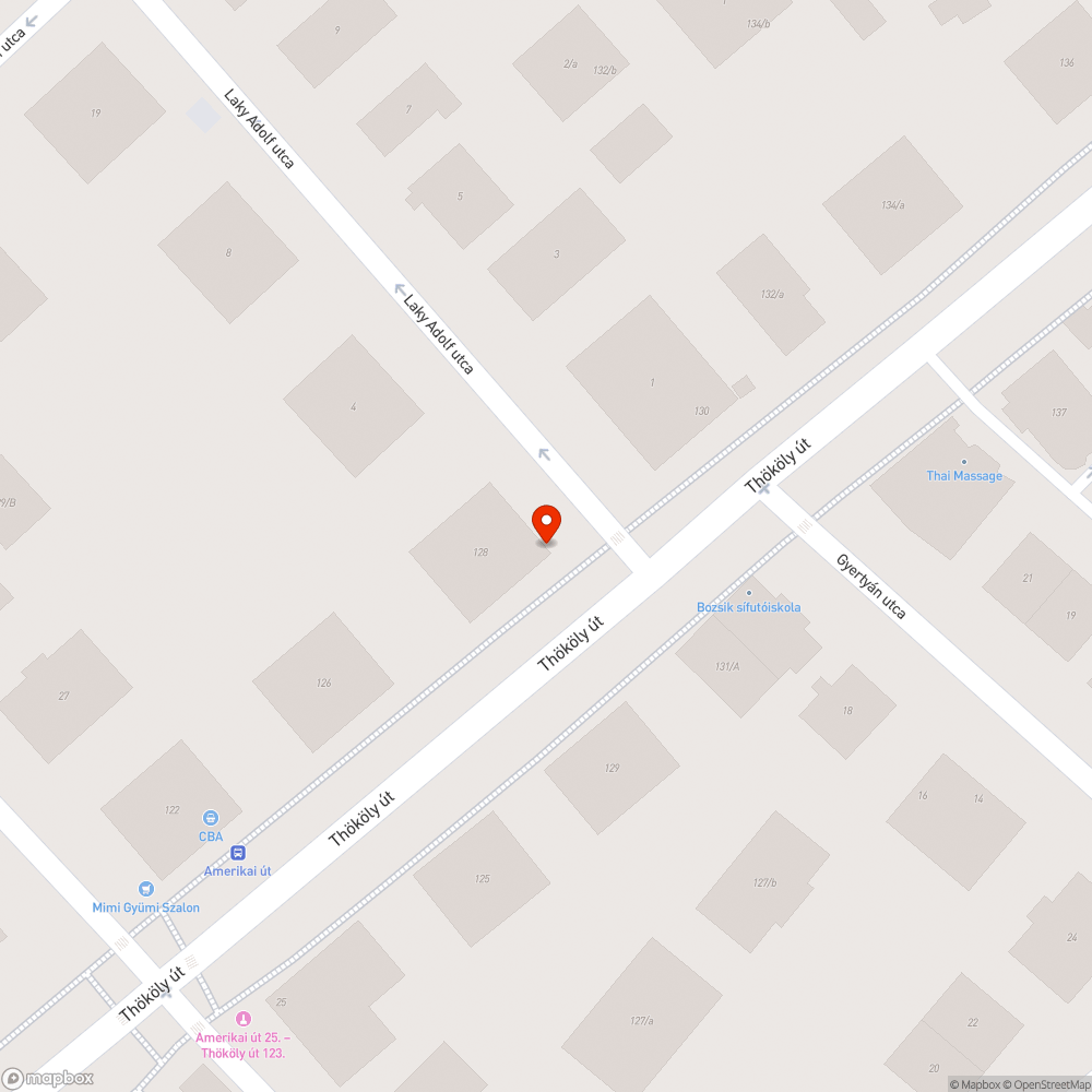 Óriás kátyú áll régóta a Laky Adolf utcában bejelentés helye