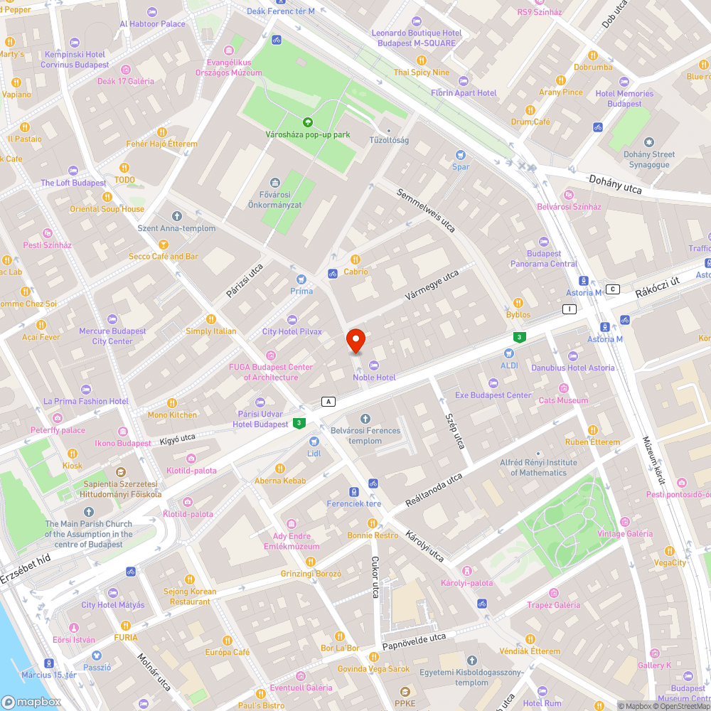 A járda felét elfoglaló fülke bejelentés helye