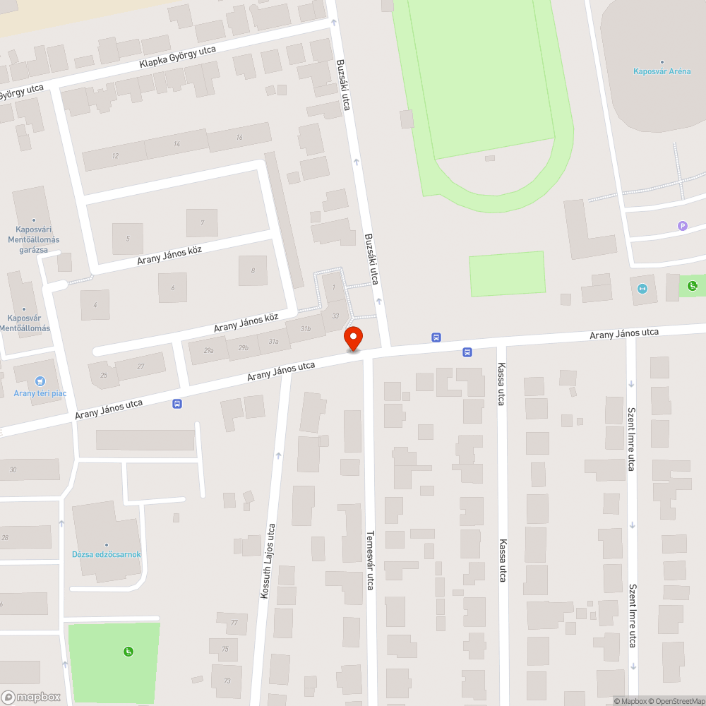 Kopott, összefirkált megállni tilos tábla bejelentés helye