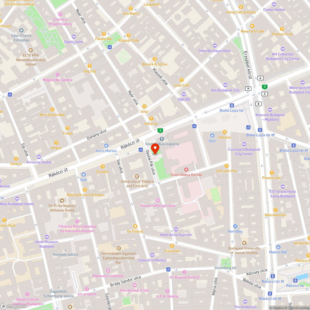 Kőbabák a fűben bejelentés helye