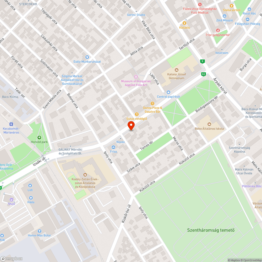 Sérüld aknafedél a Dózsa György út mellett bejelentés helye