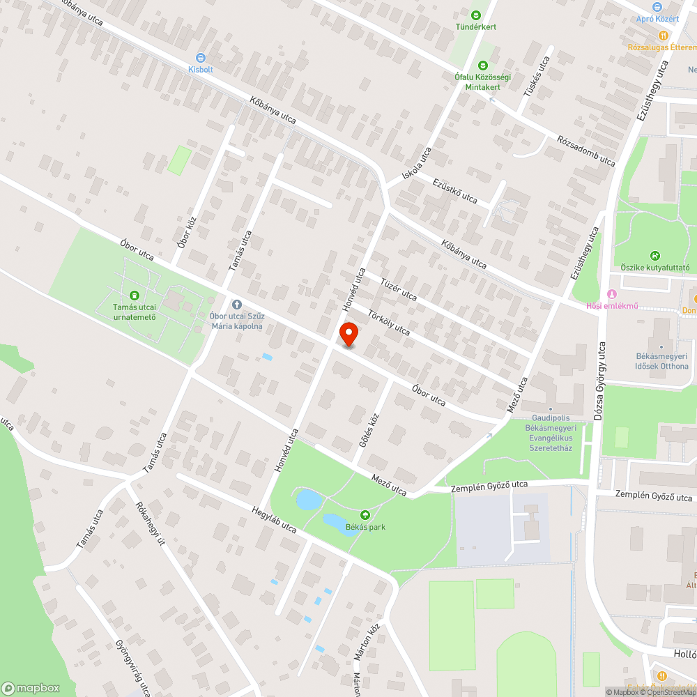 A járdán beton akadály bejelentés helye