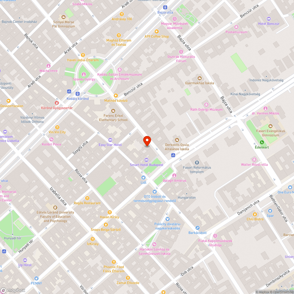 lötyögő oszlop, elfordult "megállni tilos" bejelentés helye