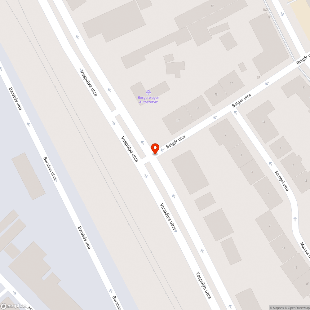 Kátyú a kanyarodó nyomvonalban busz sávban bejelentés helye