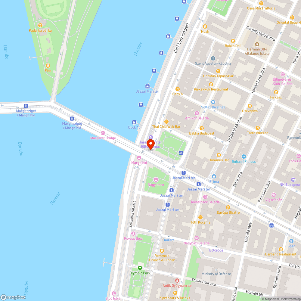 Elfáradt kresztábla tartó oszlop, egy nagyforgalmú helyen. bejelentés helye