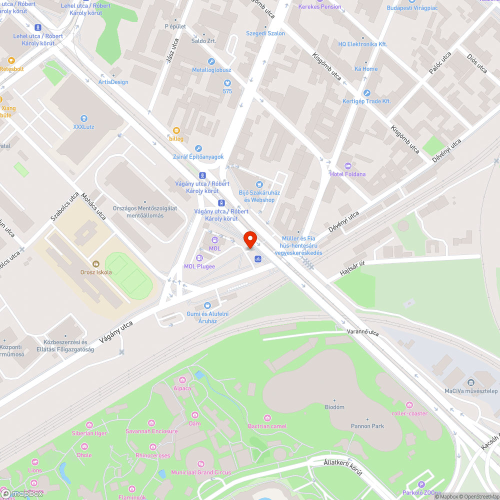 Elhagyott autók foglalják el a parkolóhelyeket. bejelentés helye