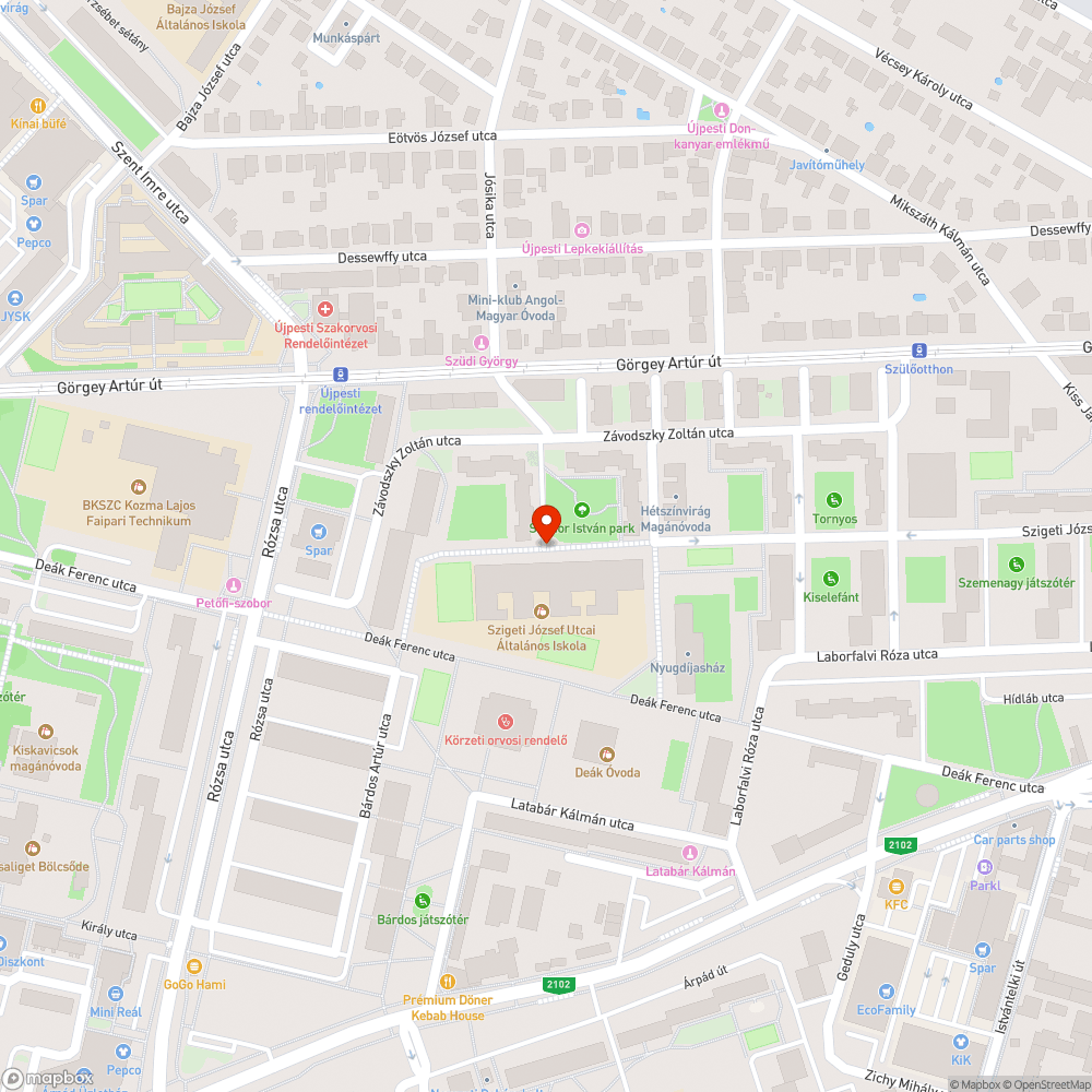 Máju... akarom mondani MŰANYAG fa!? bejelentés helye