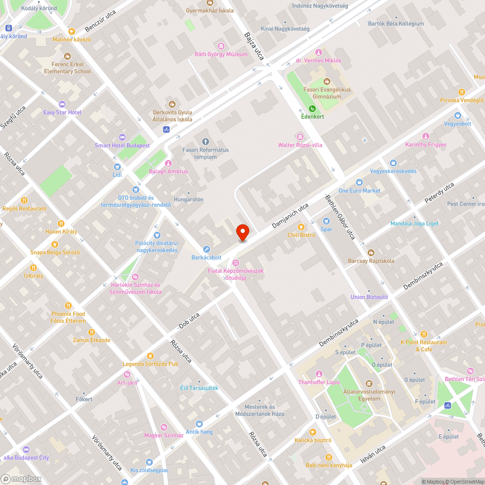 Elhagyott roncs a zöldterületen, rendszám nélkül bejelentés helye