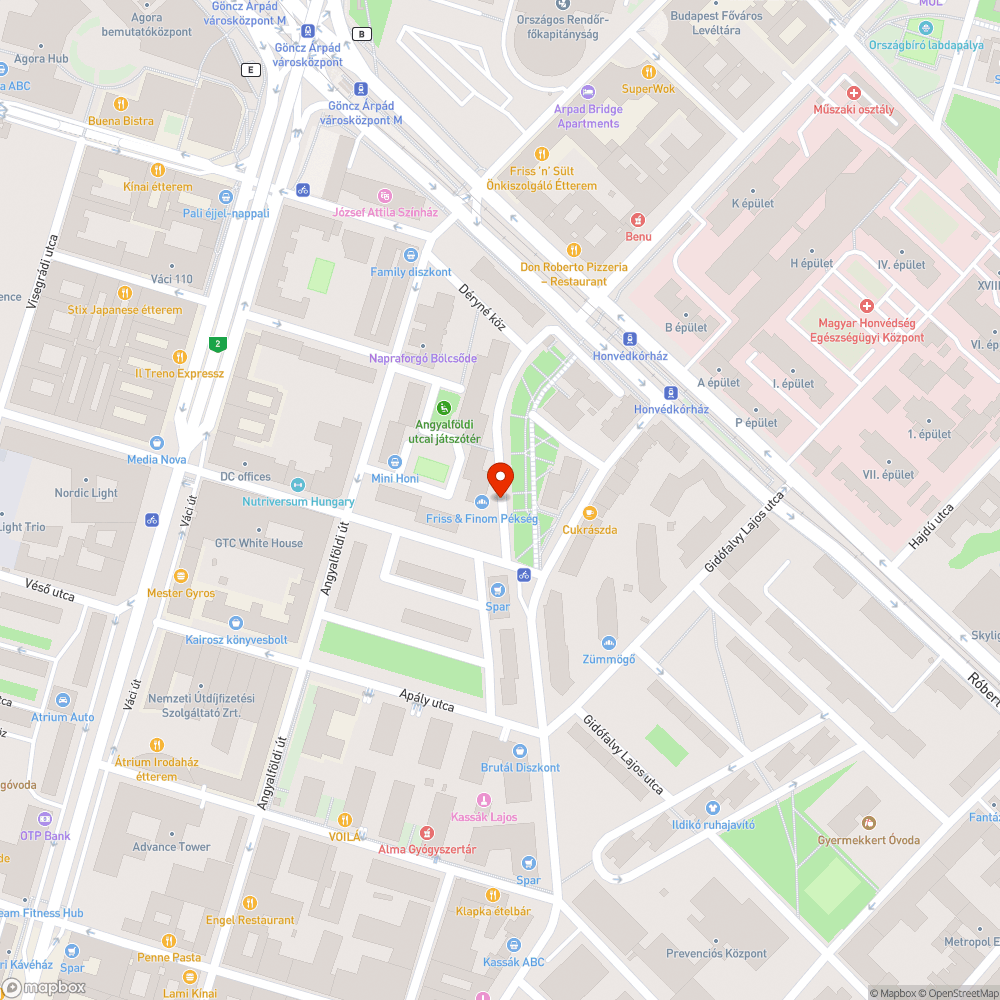 Kidőlt szemetes és tábla bejelentés helye