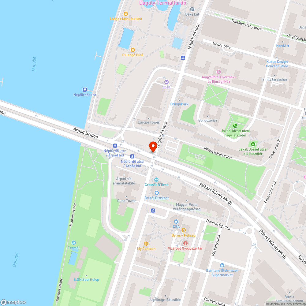 A népfürdő utca Árpád híd alatti átvezetésén az autósok felcsapják a gyalogosokat bejelentés helye