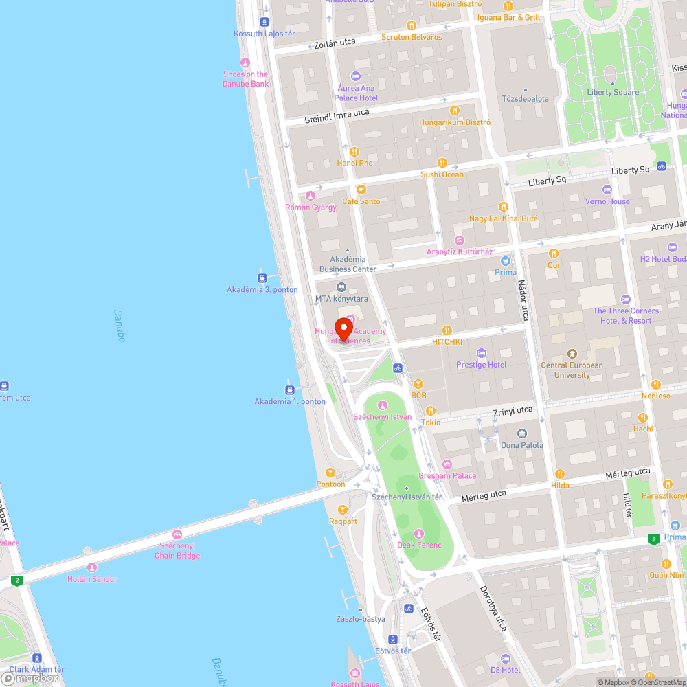 Kődarabok az MTA bejárata melletti kertben. bejelentés helye