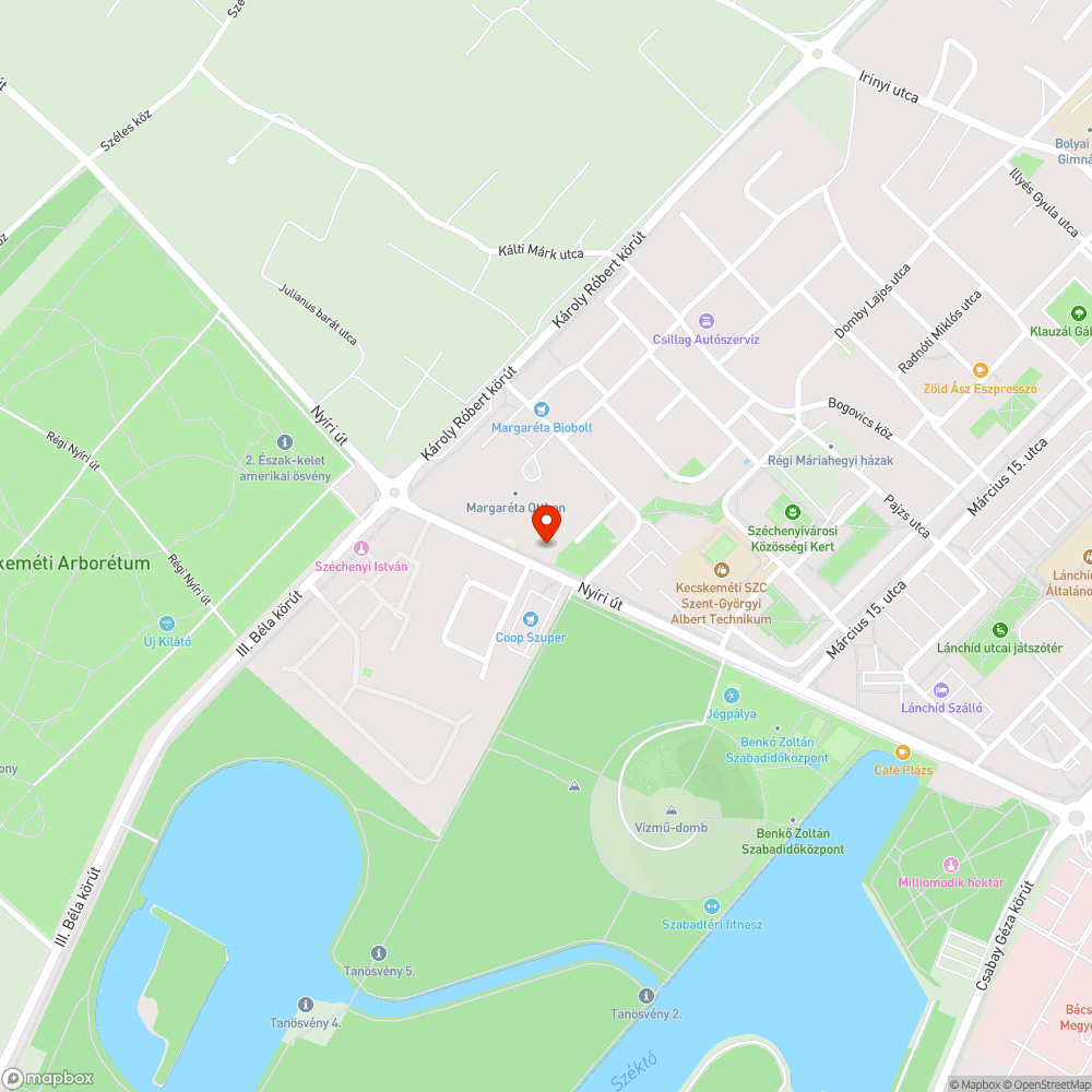 Régi, kopott buszmegálló tàbla a Nyíri úton bejelentés helye