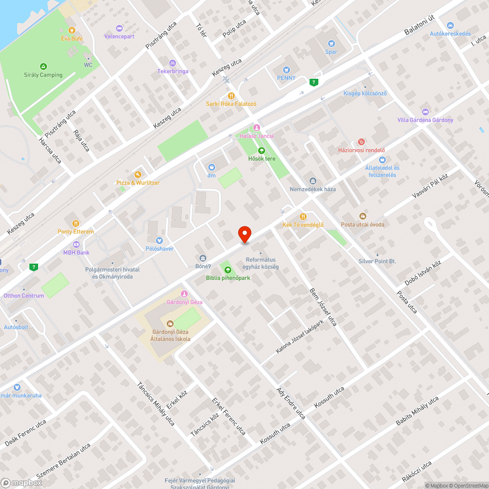 Járhatatlan járdaszakasz, építkezésről kihordott salak az úton bejelentés helye