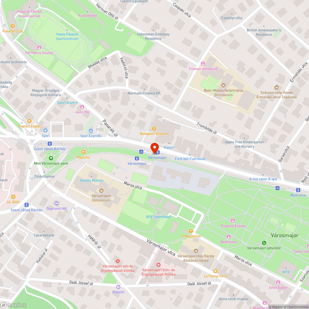 Földből kiálló fémcsonk a kerékpárút közepén bejelentés helye