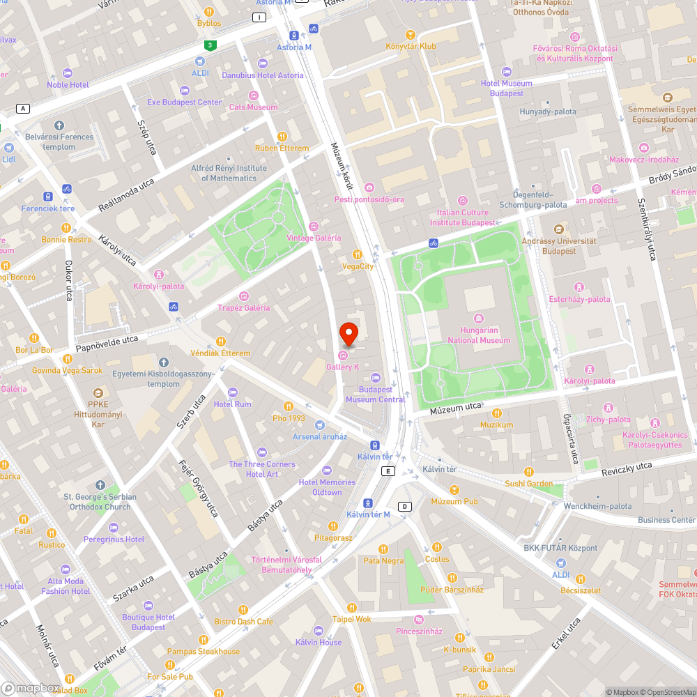 Keskeny maradt a járda a felújítás után a Magyar utcában bejelentés helye