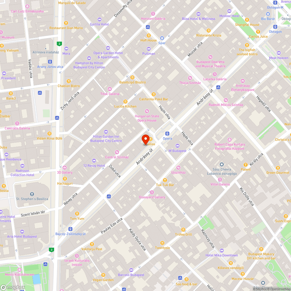 Szétesett, fa körüli hirdetőfelület bejelentés helye