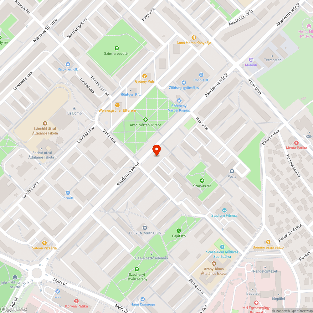 Megbillent aknafedél és mellette lyuk az Akadémia körút mellett bejelentés helye