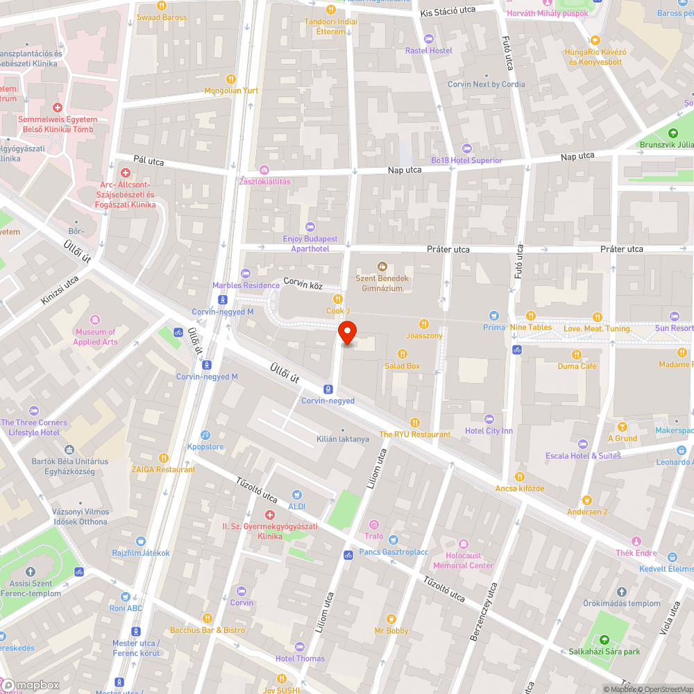 Elgörbült, hegyes, éles sarkú tábla váll magasságban bejelentés helye