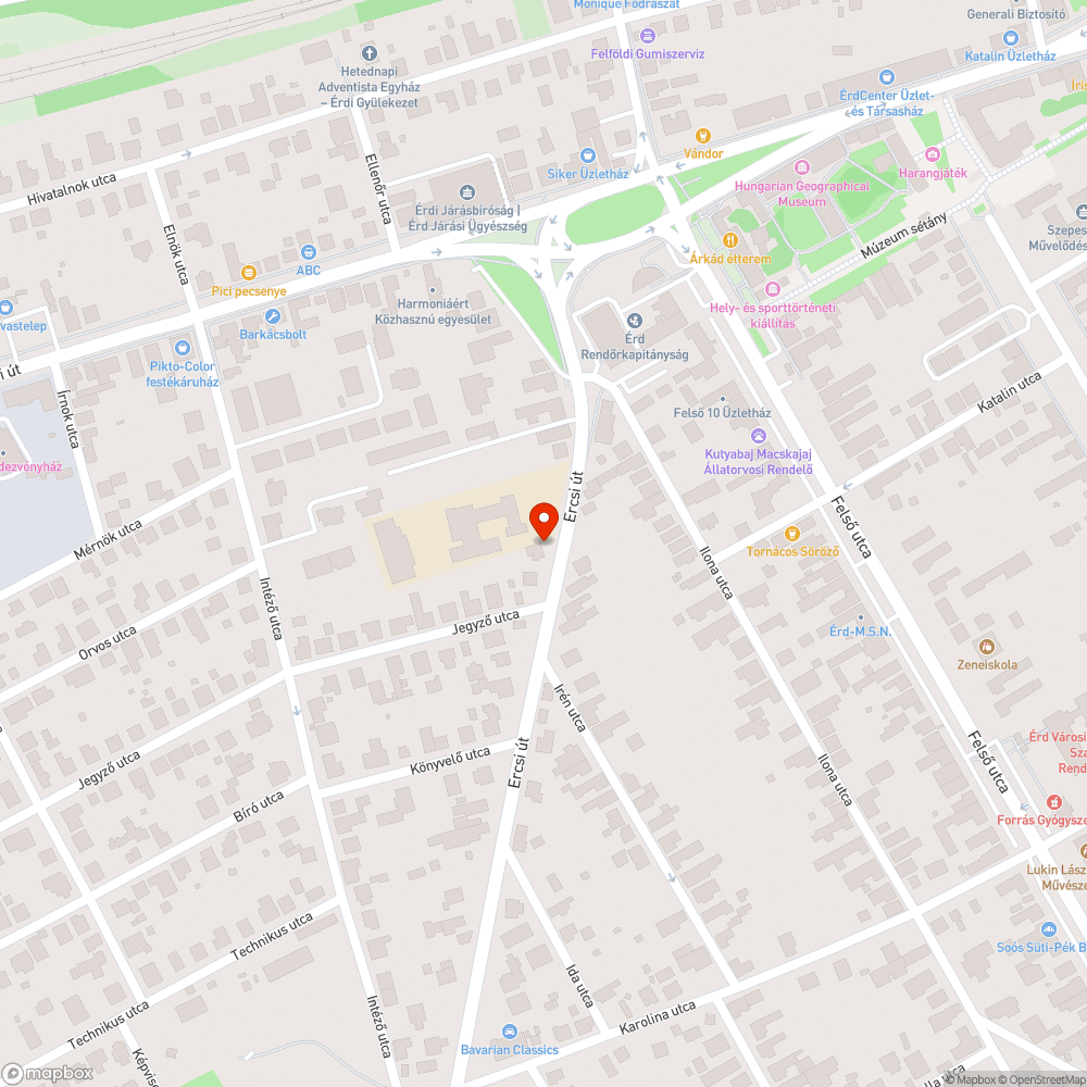 Frissen felújított járdán parkolnak bejelentés helye