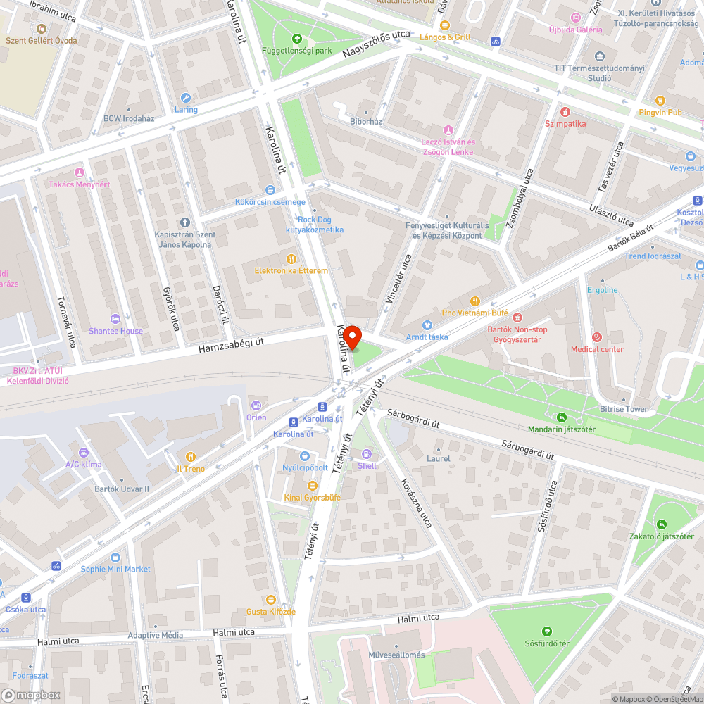 Felpúposodott aszfalt a vízelzáró körül a Karolina út bejelentés helye