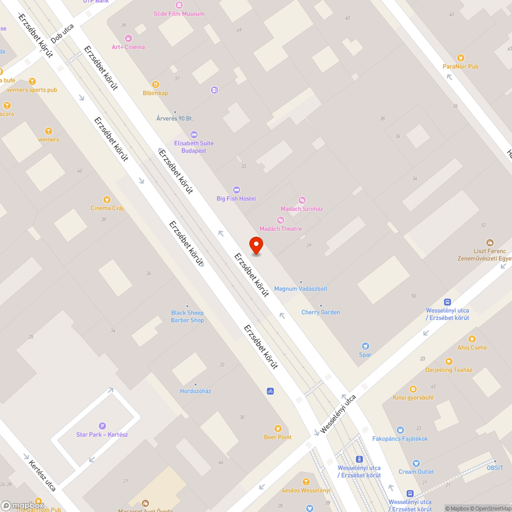 Bomló fedlap a Madách színház előtt bejelentés helye