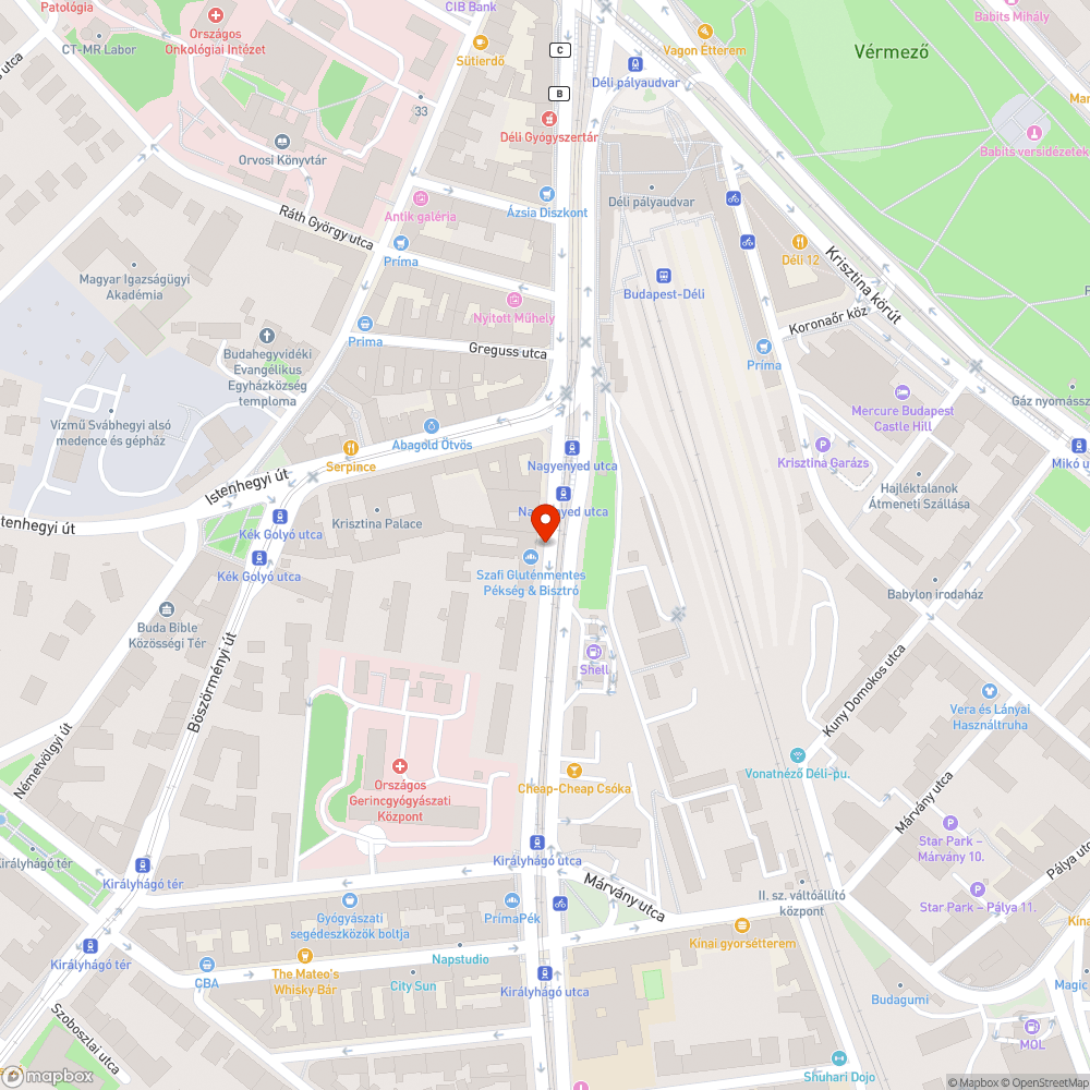 Két sérült fedlap az Alkotás utca 21-előtt. bejelentés helye