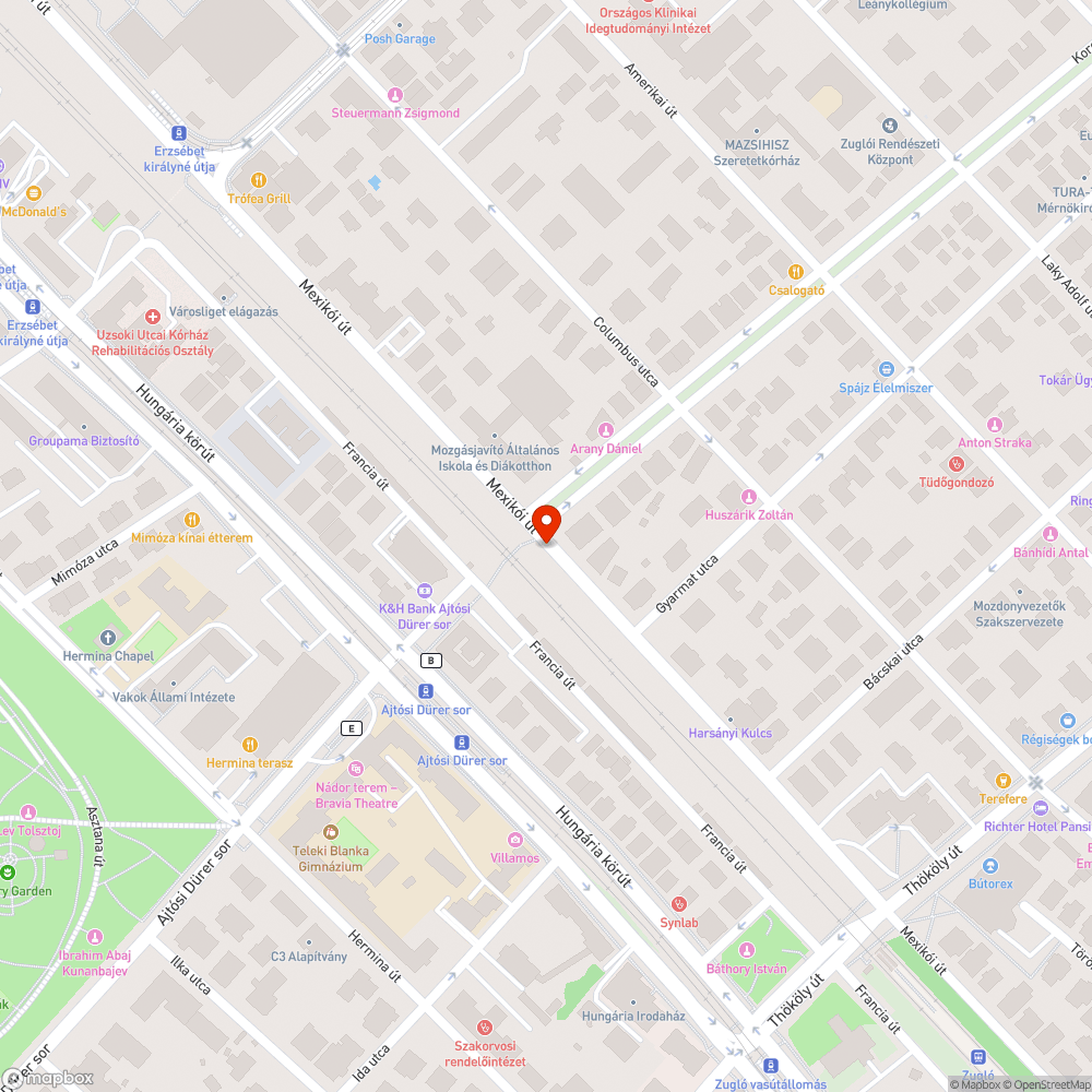 Mosgássérültek számára használhatatlan padka a Mozgásjavítónál bejelentés helye