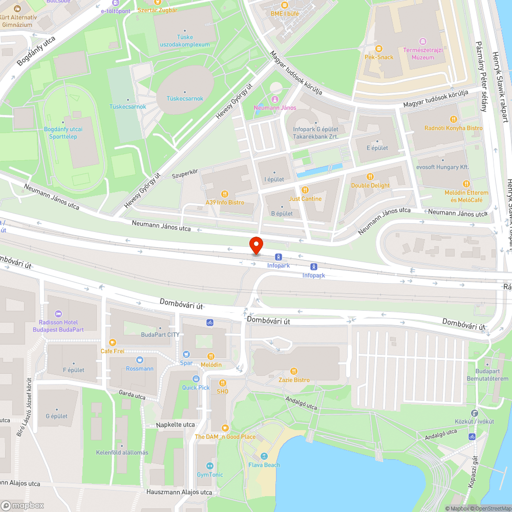 Kilazult lépcsőfok az 1-es villamos Infopark megállójában bejelentés helye