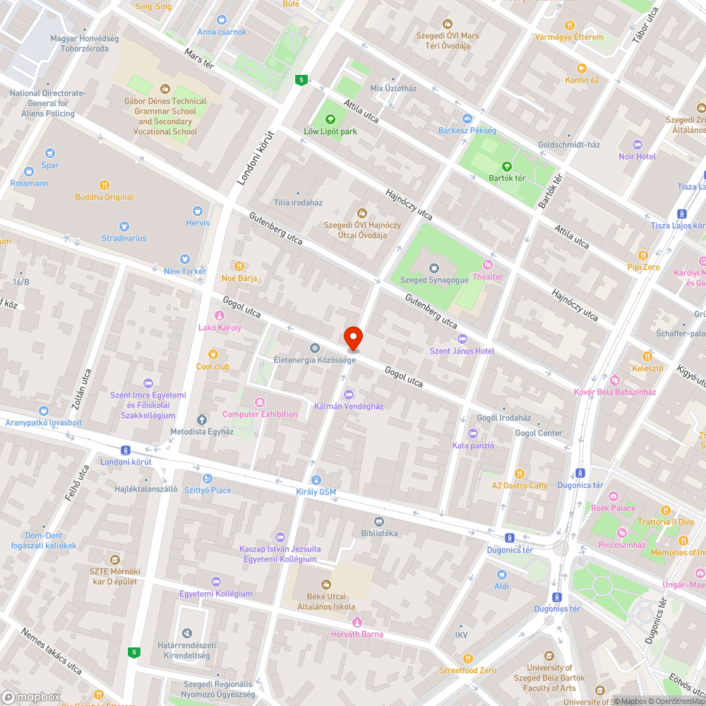 Összefirkált, kitört üvegű utasváró bejelentés helye