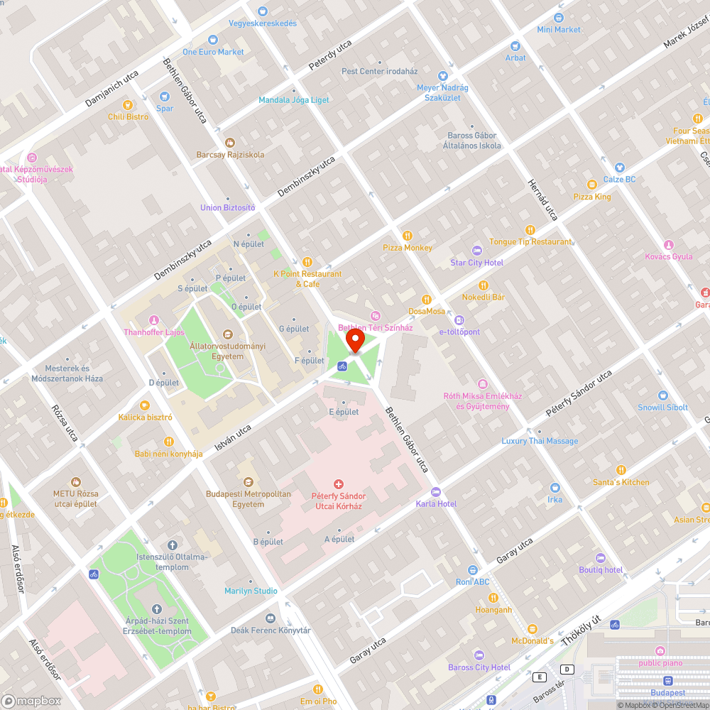 az út és a járda találkozása gazos bejelentés helye