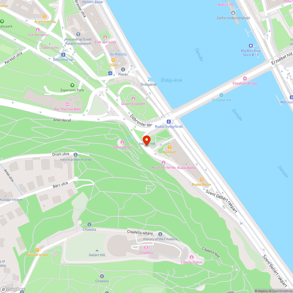 Résbe dobált kőlapok a Gellért-hegy oldalában. bejelentés helye