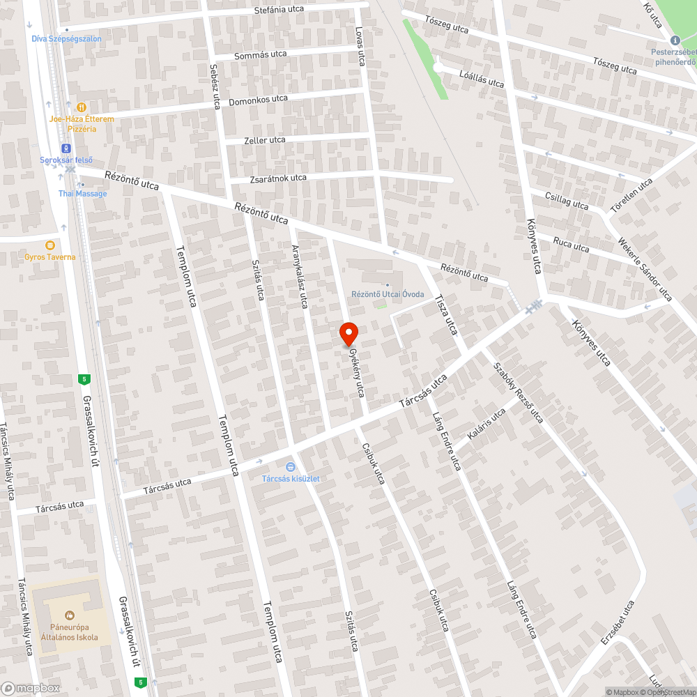 Megsüllyedt járda, megáll rajta a víz bejelentés helye