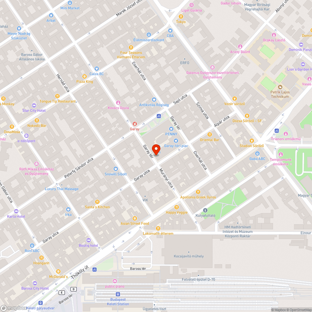 autó-és bicikliút út közepén  mély kátyú bejelentés helye