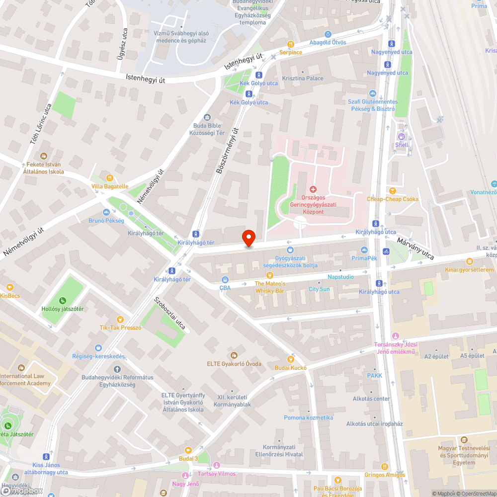 Széttört és rendezetlen rozsdás faverem-korlát a Királyhágó utcában bejelentés helye