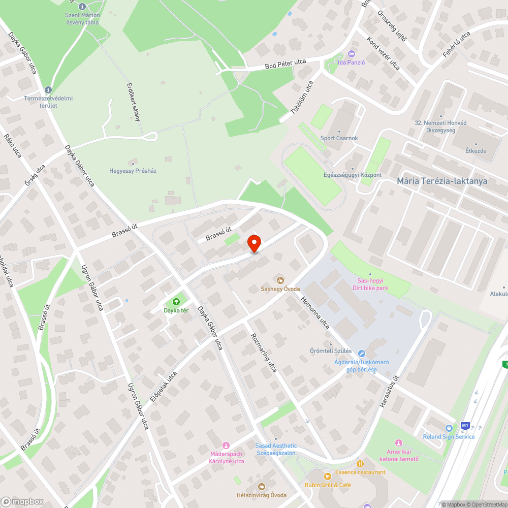 Járdán parkoló autók a Brassó úton bejelentés helye