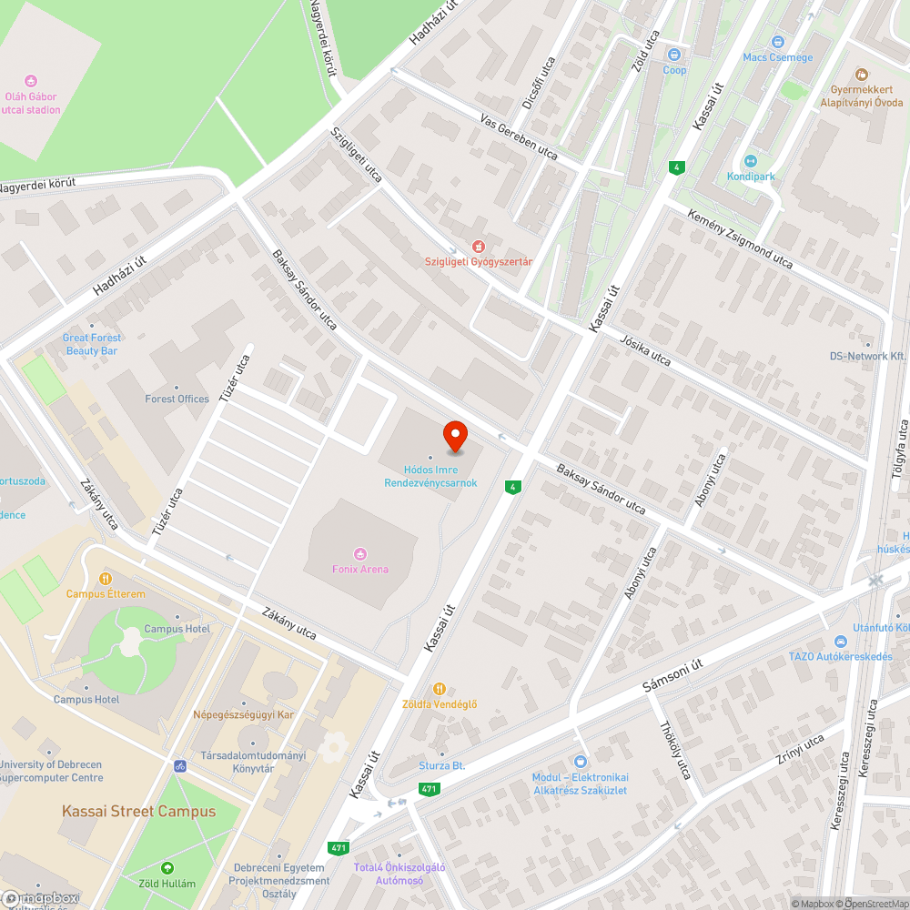 Teherautó által megrongált műkővel borított felület. bejelentés helye