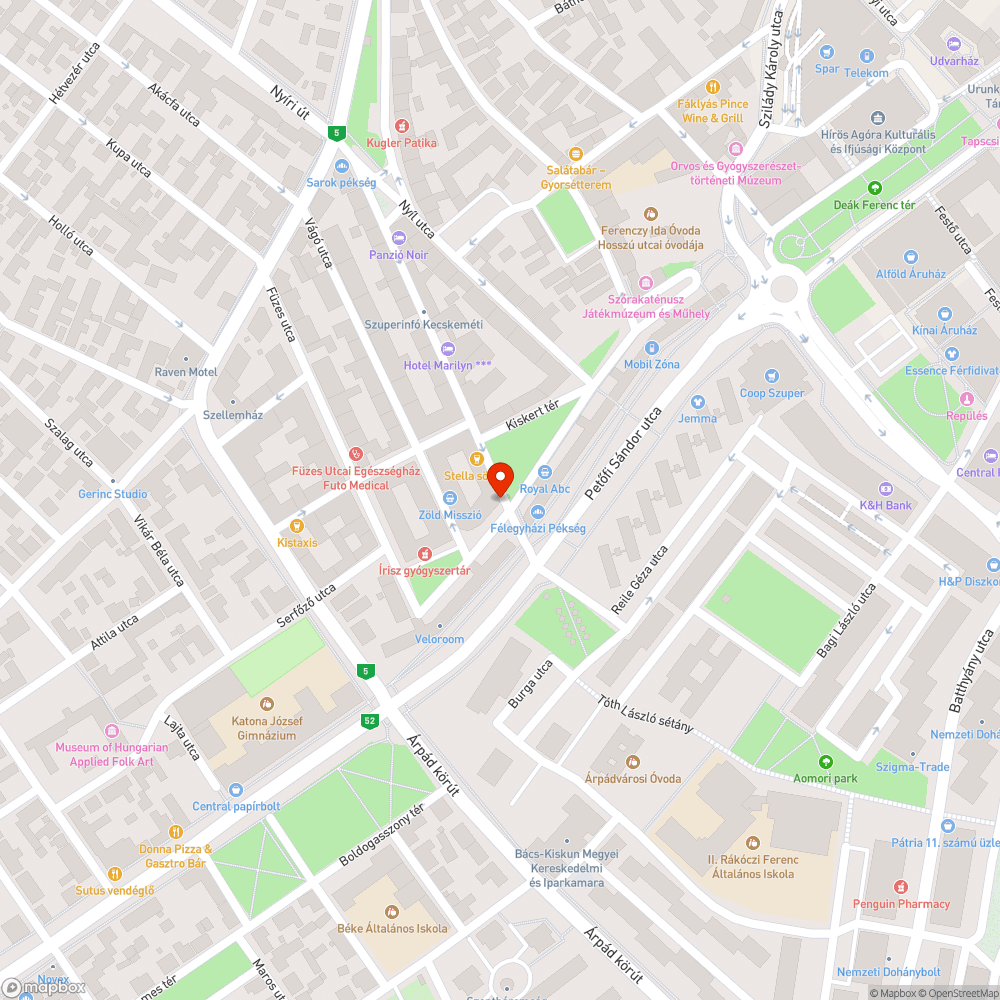 Kifordult szegélykő a Kőhíd utcánál bejelentés helye