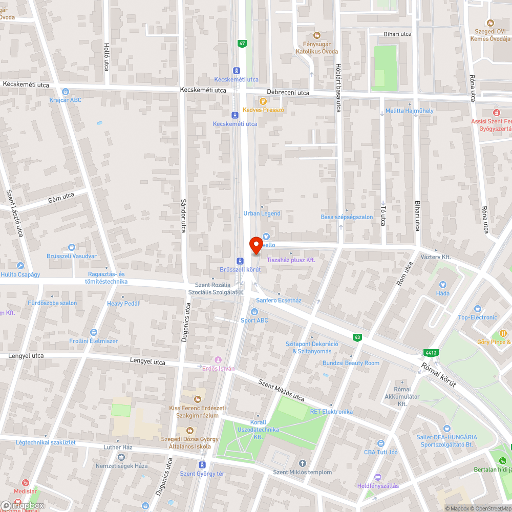 Csatornafedél körüli burkolathiba a buszmegállóban bejelentés helye