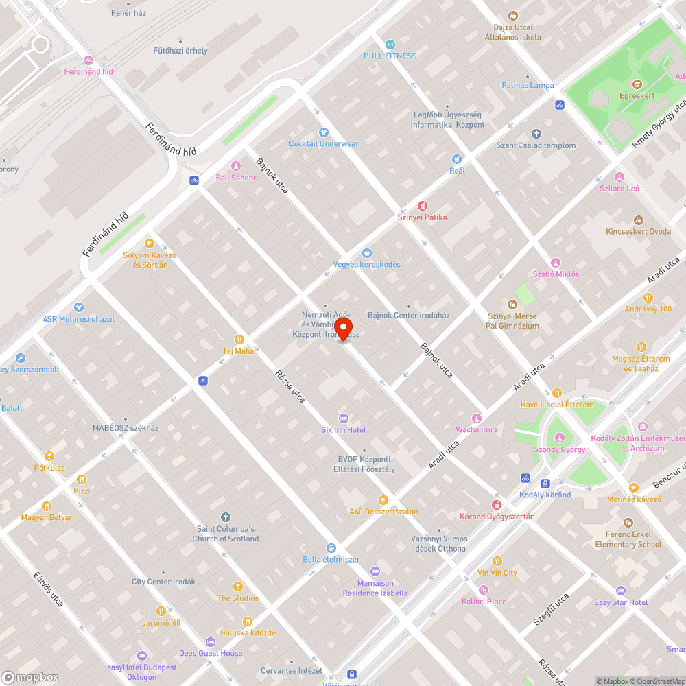 két item: egy beszakadt és 50 méterre egy botlásveszélyesen szétmállott fedél bejelentés helye