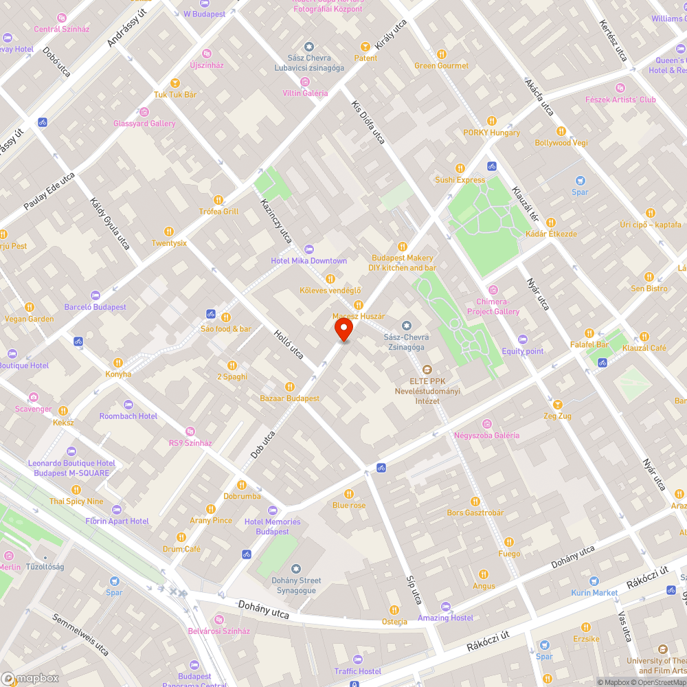 Balesetveszély! A járdán a díszburkolat  hiányos, törött. bejelentés helye