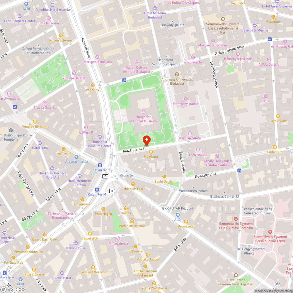 Elszabadult kockakő és lötyögő csatornafedél bejelentés helye